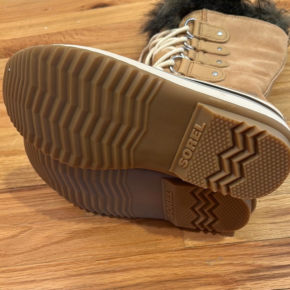 Sorel Tan and Black Winter Boots with Faux Fur - Picture 3 of 3